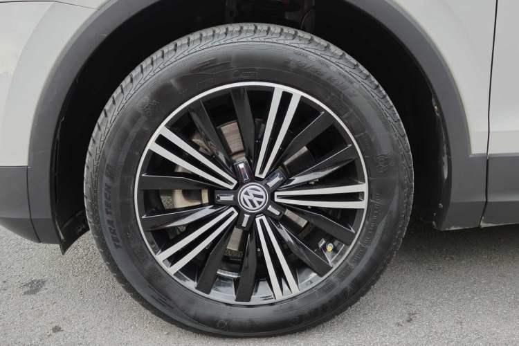 Used Volkswagen Tiguan L 2020 330TSI Automatic Two-Wheel Drive Luxury Edition China VI Standard Exterior 6