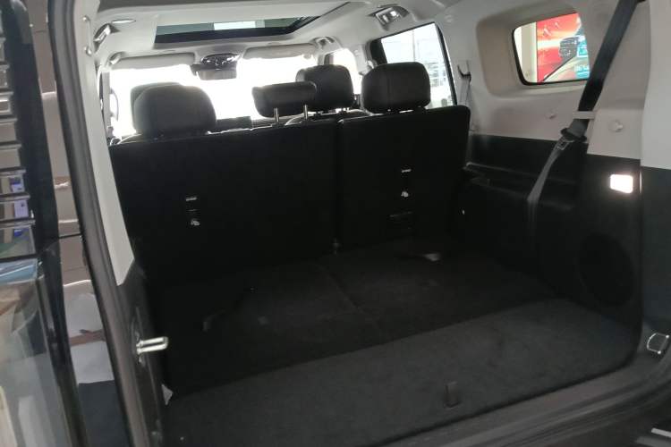 Used JETOUR Traveler C-DM 2025 206km XWD Conquer Extended Version 7 Seats
