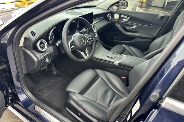 Used Mercedes-Benz C-Class 2019 C 260 L Sport Edition Interior 4
