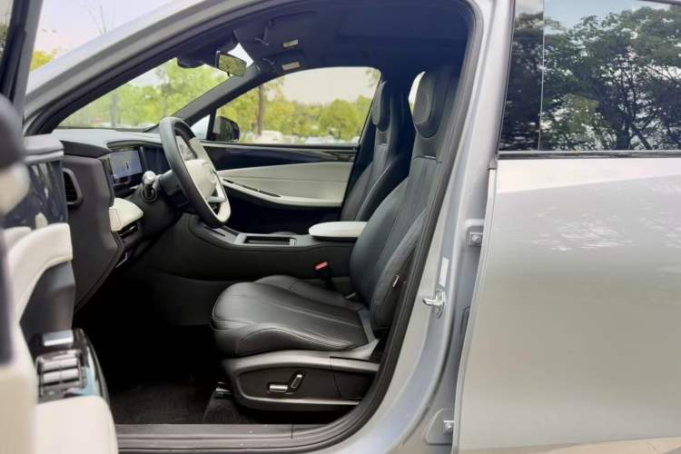 Used Geely Galaxy L7 2024 1.5T 115 km PLUS Dragon Edition