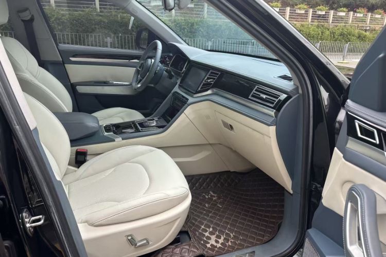 Used Zotye Domy X7 2018 2.0T Automatic Prestige Edition Interior 8