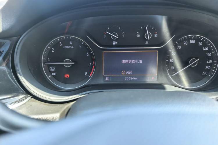 Used Buick Regal 2021 552T Elite Edition Odometer Close Up