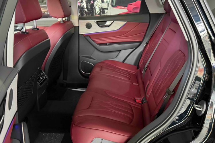 Used Hongqi HS5 2025 2.0T Two-Wheel Drive Flagship Pro Edition
