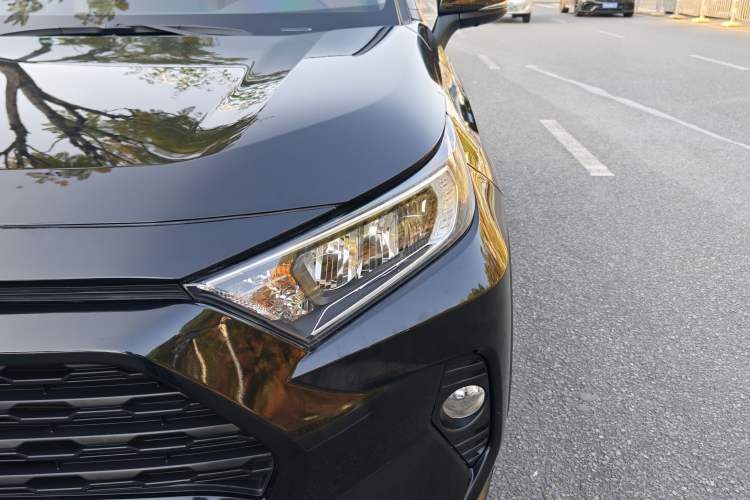 Used Toyota RAV4 2021 2.0L CVT Two-Wheel Drive Fashion PLUS Edition