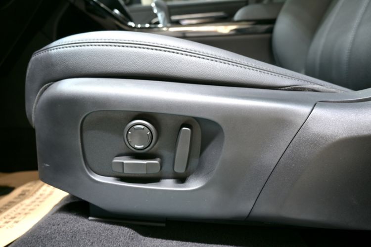 Used Land Rover Range Rover Evoque 2022 Aurora L 249 PS R-Dynamic Collins Antique Bronze Special Edition