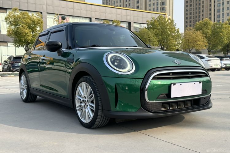 Used MINI MINI 2022 Updated 1.5T COOPER Classic Edition Five-Door Version
