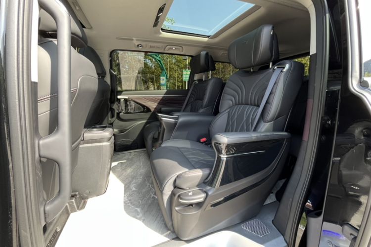 Used GAC Trumpchi M8 2024 Master Series 400T Prestige Edition Interior 5