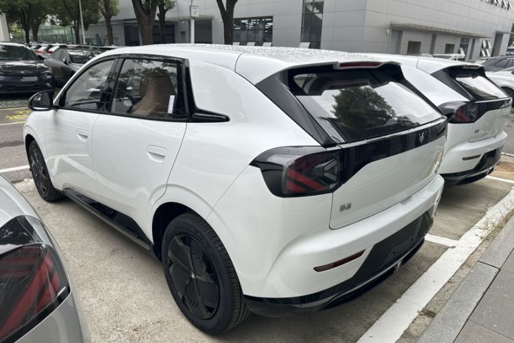 Used ARCFOX T1 2025 Model 425 PRO Exterior 3