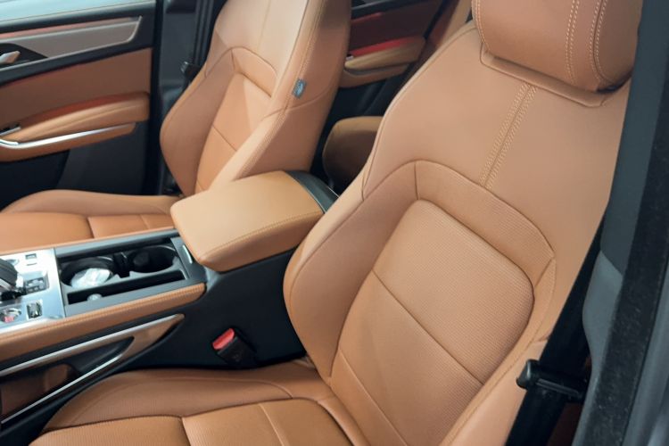 Used Jaguar F-PACE 2025 P250 R-Dynamic SE