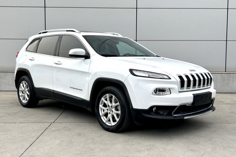 Used Jeep Cherokee 2017 2.0L Superior Edition