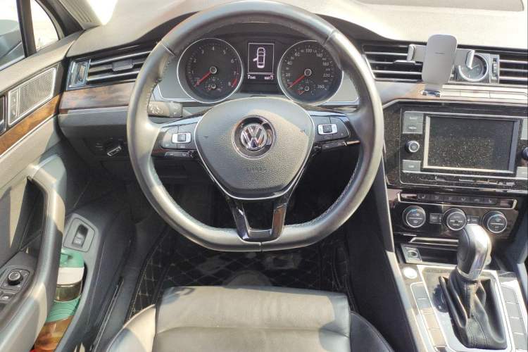 Used Volkswagen Magotan 2018 330TSI DSG Luxury Model