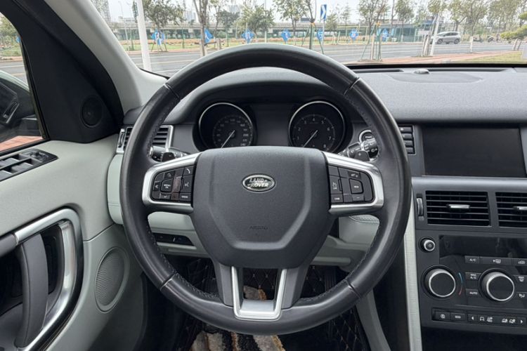 Used Land Rover Discovery Sport 2019 240 PS SE Version China VI Standard