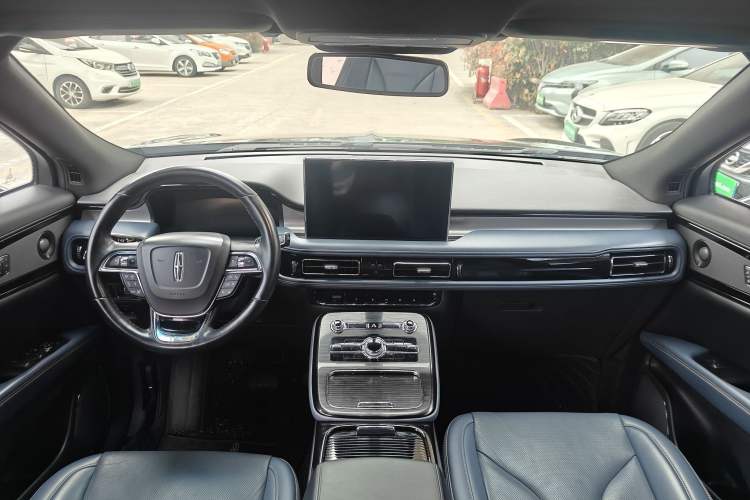 Used Lincoln Nautilus 2021 2.0T Four-Wheel Drive Luxury Edition Center Console