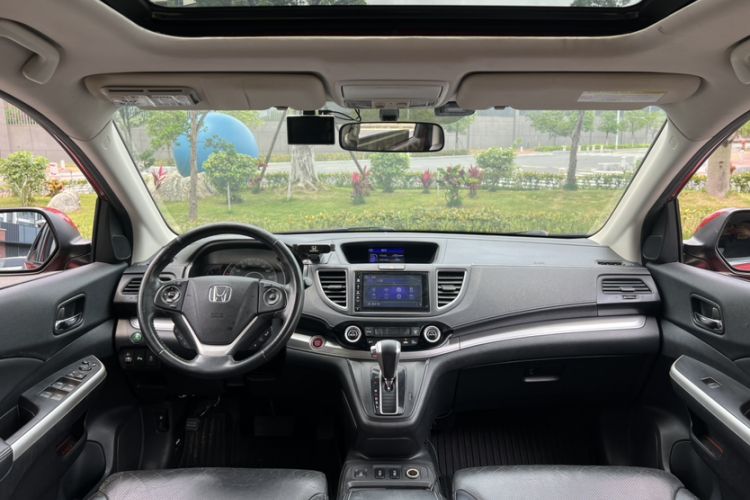 Used Honda CR-V 2015 2.4L two-wheel drive luxury version Interior 6