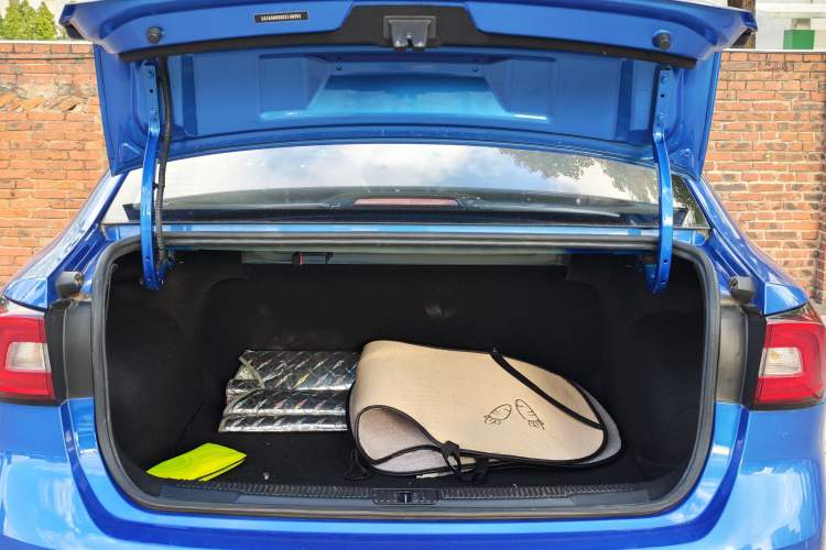 Used Roewe i5 2019 1.5L Manual 4G Connect Leehao Flagship Edition
