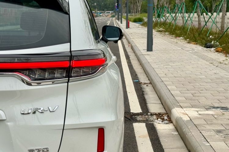 Used Honda UR-V 2020 370TURBO Two-Wheel Drive Luxury Edition Exterior 5