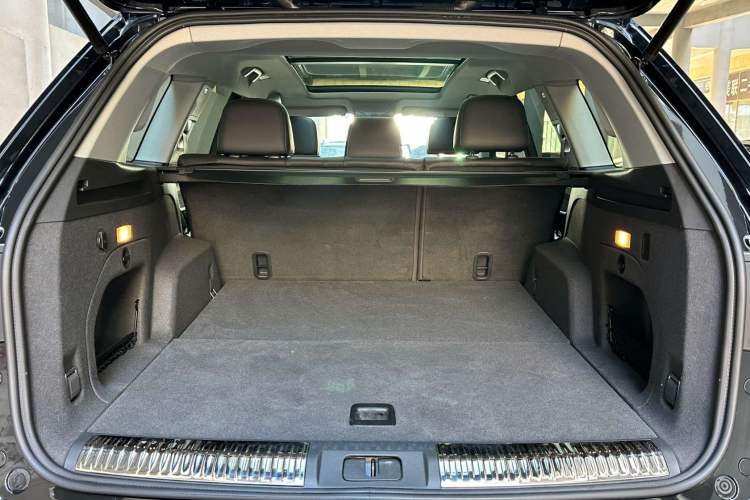 Used Hongqi HS7 2022 2.0T DCT Two-Wheel Drive Smart Connect Flagship Edition Five Seats Interior 8