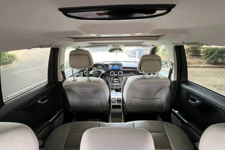 Used Mercedes-Benz GLK-Class 2015 GLK 260 4MATIC Fashion Edition Ultimate Version
