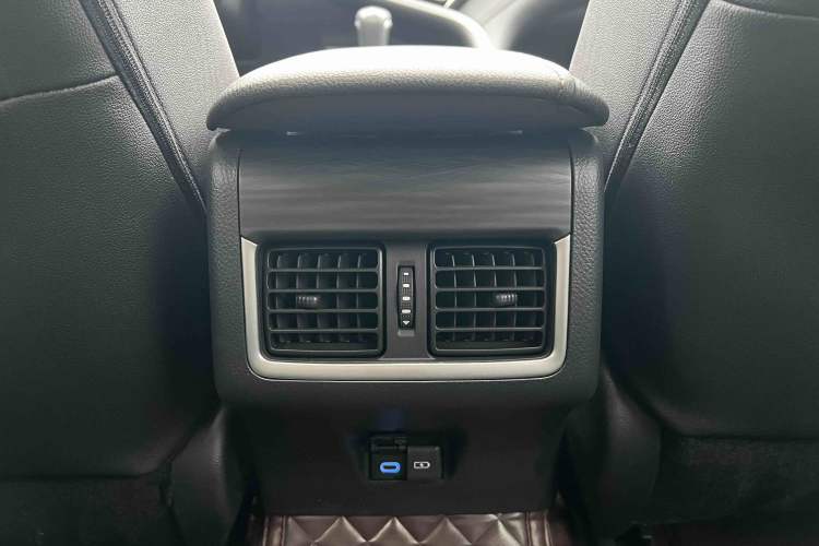 Used Toyota Camry 2023 2.0G Luxury Edition Interior 5