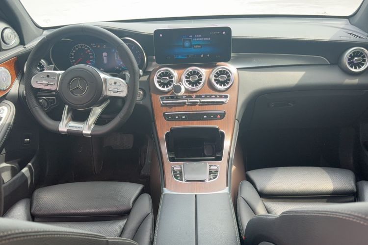 Used Mercedes-Benz GLC 2020 GLC 300 L 4MATIC Luxury Model Center Console