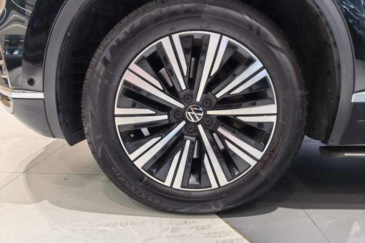 Used Volkswagen Touareg New Energy 2021 eHybrid Exterior 7