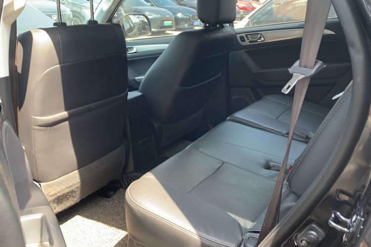 Used Foton Savana 2017 2.0T Manual 4x4 Gasoline Luxury Edition 5 Seats Interior 2