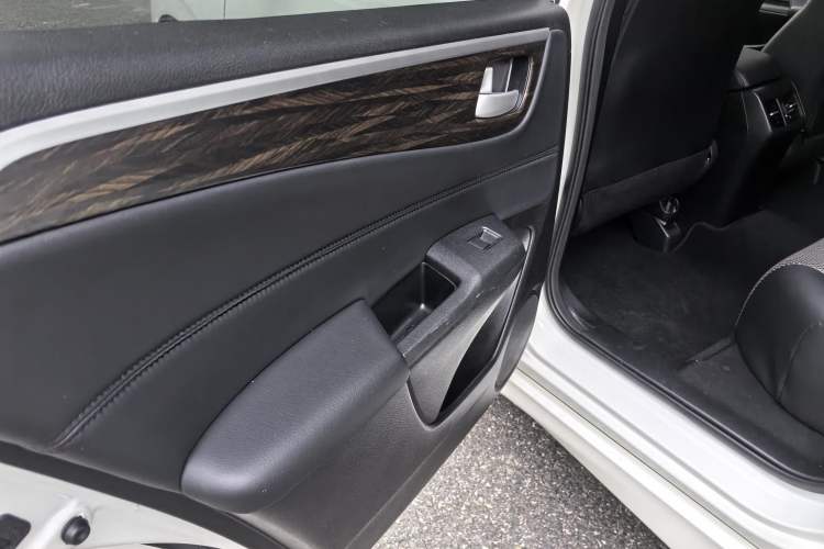Used Honda Jade 2020 1.8L automatic Comfort version
