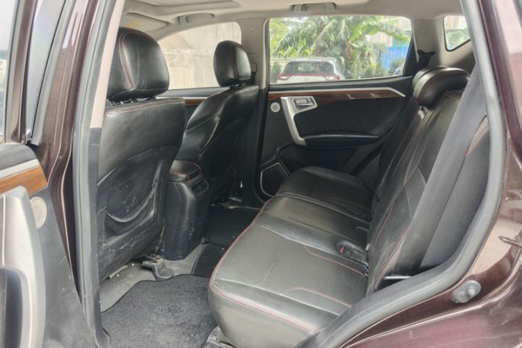 Used Geely Auto GX7 2015 Sports Edition 2.0L Automatic Luxury Upgrade Version China V Standard
