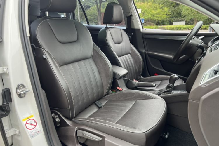 Used Skoda Octavia 2018 Station Wagon TSI280 DSG Flagship Edition
