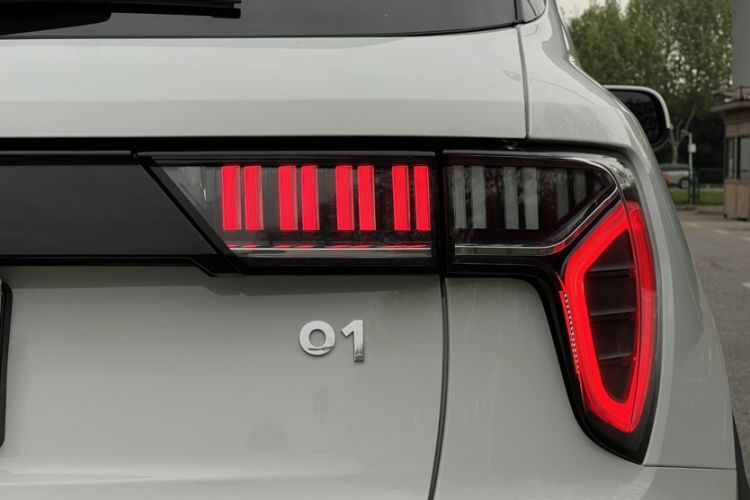 Used Lynk & Co 01 2017 2.0T Two-Wheel Drive Pro Edition Exterior 3