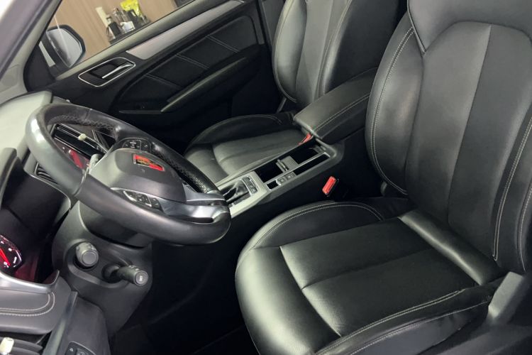 Used Roewe RX5 2016 20T Two-Wheel Drive Automatic Internet Smart Edition
