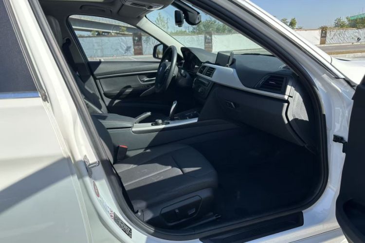 Used BMW 3 Series 2014 320Li Fashion Model
