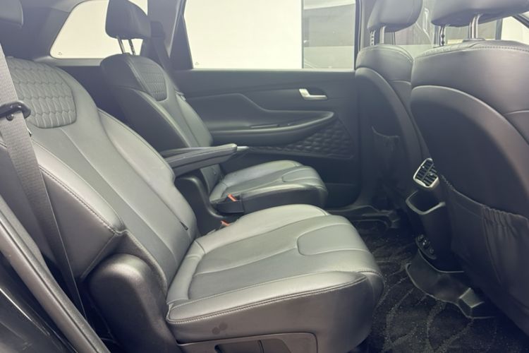 Used Hyundai Santa Fe 2020 380 TGDi Automatic Two-Wheel Drive GLS Luxury Edition Interior 8