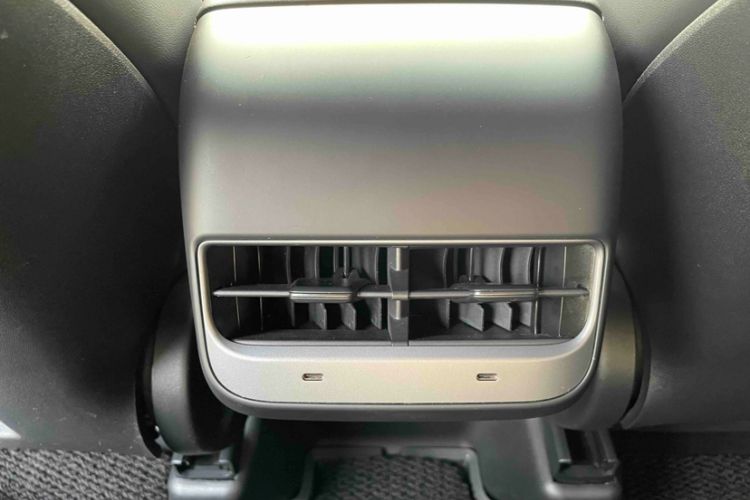 Used Tesla Model Y 2021 Standard Range Rear-Wheel Drive Version
