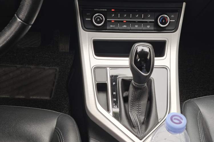 Used Geely Auto Vision 2018 1.5L Automatic Happiness Edition Gear Lever