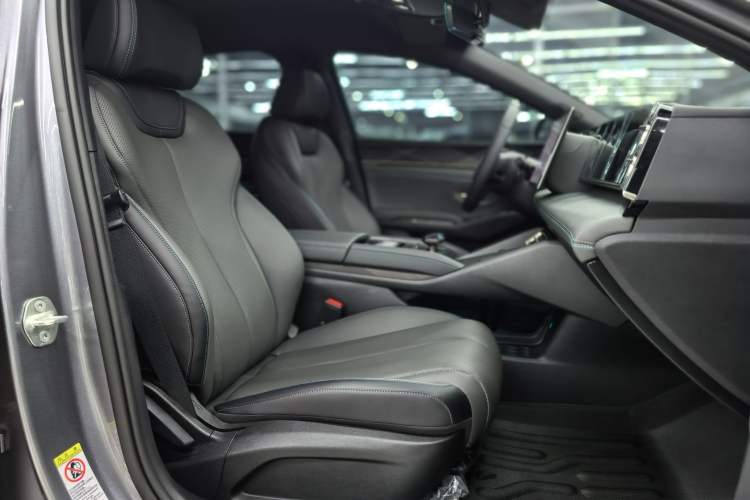 Used BYD Qin L 2025 DM-i Smart Drive 80KM Leading Model