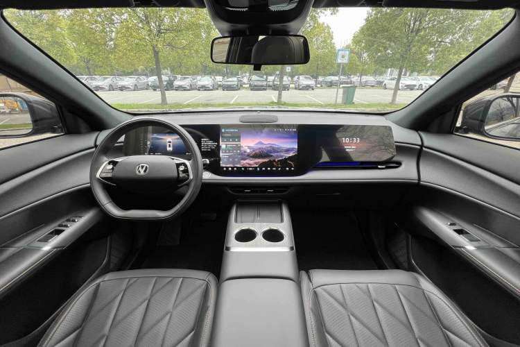 Used Changan CS75 PLUS 2025 4th Generation 1.5T New Blue Whale Smart Flagship Version