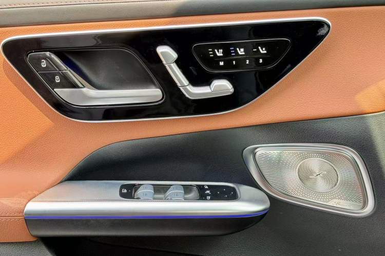 Used Mercedes-Benz GLC 2024 Refreshed GLC 300 L 4MATIC Dynamic Version 5 Seats
