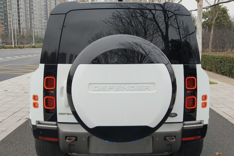 Used Land Rover Defender 2023 Facelift 110 3.0T P400 X-DYNAMIC HSE Exterior 2