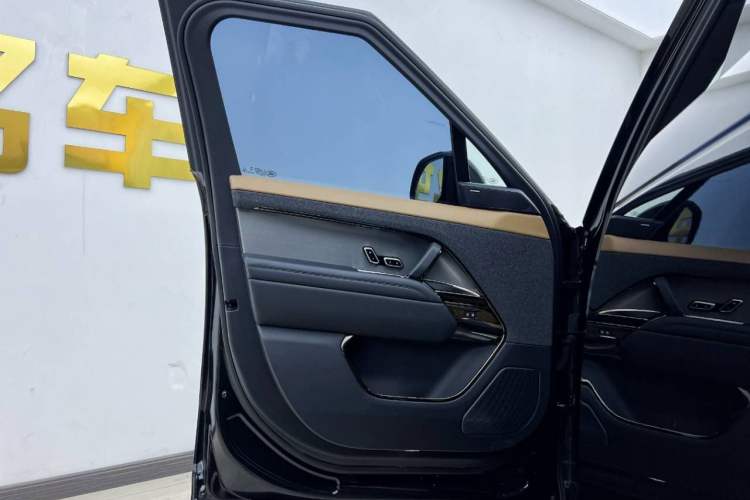 Used Land Rover Range Rover Sport 2024 400PS Dynamic SE
