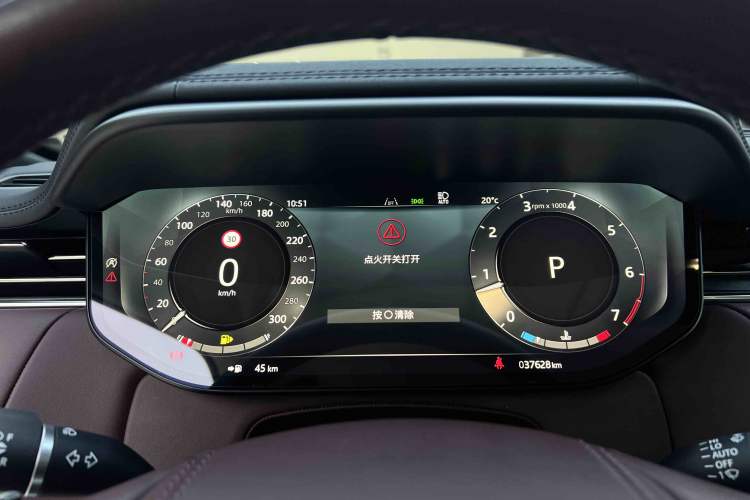 Used Land Rover Range Sport 2024 400PS Dynamic SE Odometer Close Up