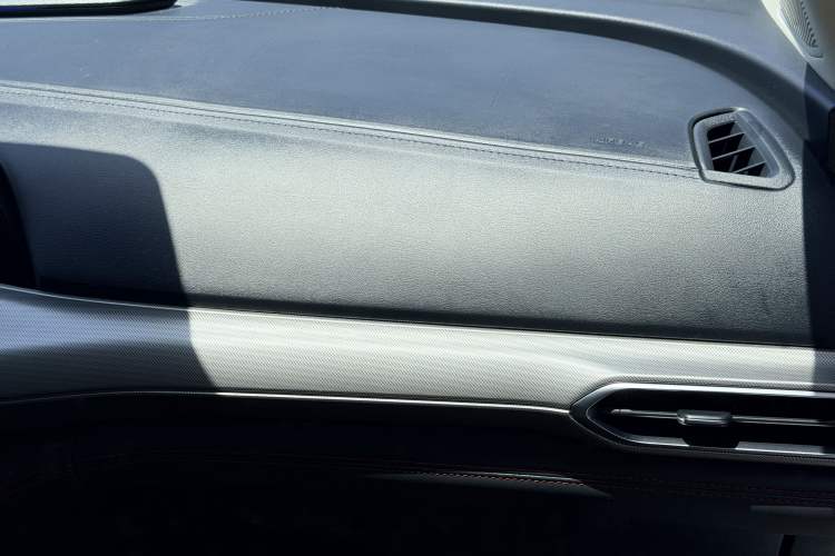 Used CHANGAN UNI-T 2020 1.5T Prestige Version
