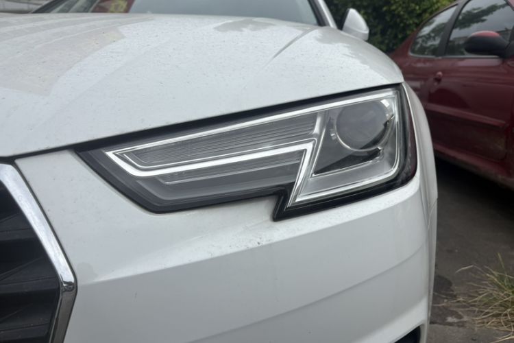 Used Audi A4L 2017 40 TFSI Ambition Edition
