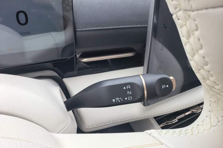 Used Baojun Yunhai 2024 60km Plug-in Hybrid Version