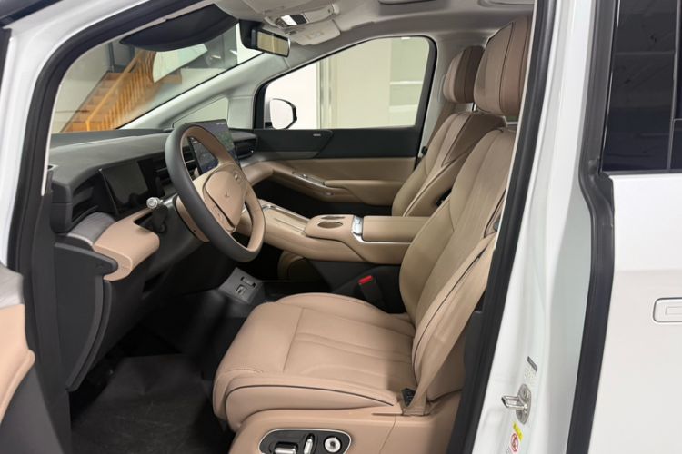 Used XPeng X9 2025 740 Ultra-Long Range Max
