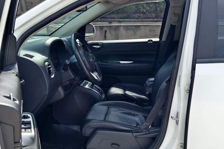 Used Jeep Compass 2014 2.4L four-wheel drive luxury version