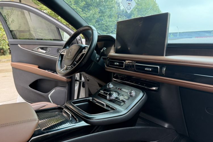 Used Lincoln Nautilus 2021 2.0T Four-Wheel Drive Luxury Edition Interior 4