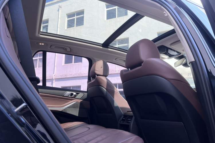 Used BMW X5 2021 Restyled xDrive40i M Sport Package Interior 9