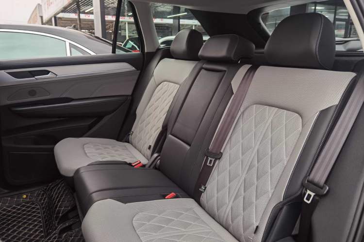 Used Volkswagen Tavendor 2023 380TSI Four-Wheel Drive R-Line Cruise Edition Interior 9