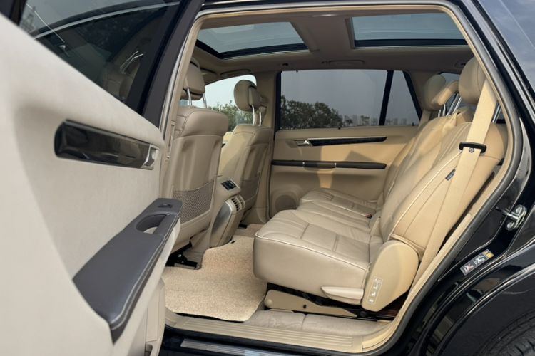 Used Mercedes-Benz R-Class 2017 R 320 4MATIC Business Edition Prestige Model Interior 13